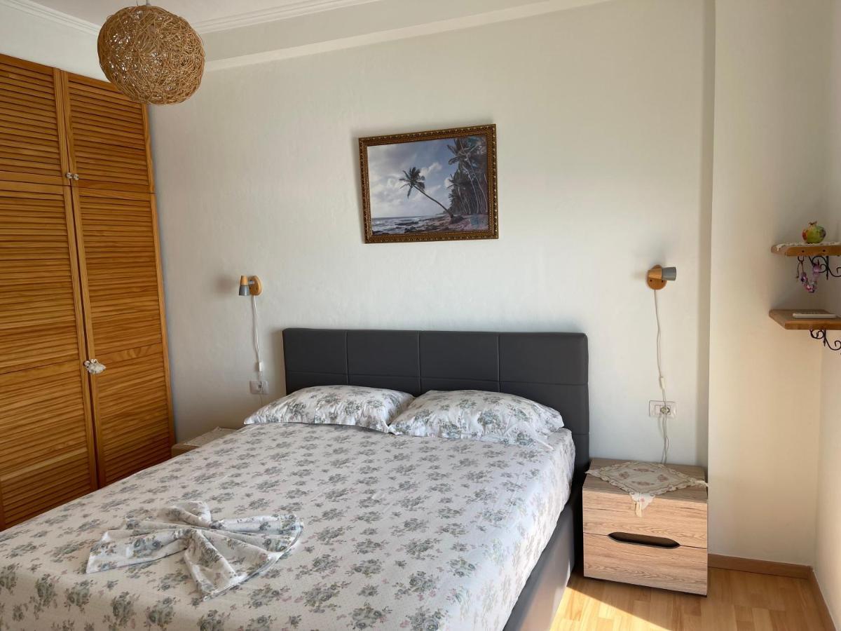 Sina Apartments Sarande Bagian luar foto