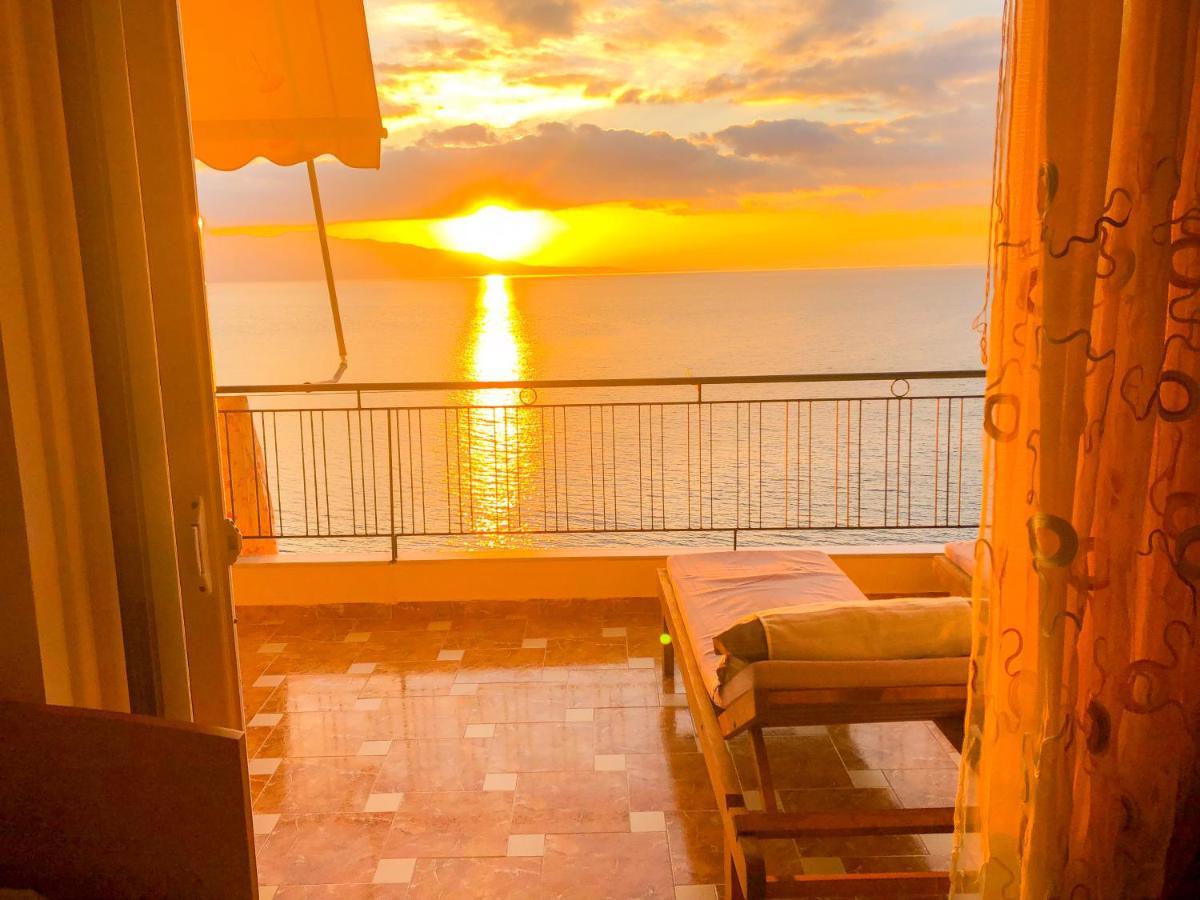 Sina Apartments Sarande Bagian luar foto